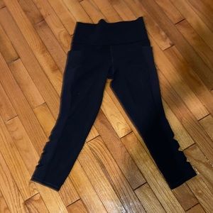 Athleta salutation stash pocket cutout 7/8 legging sz small petite EUC